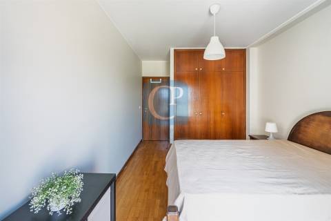 Apartamento T1 mobilado e equipado, junto ao Hospital de São João