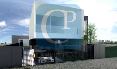 Moradia V4 próxima ao Aeroporto, em Perafita, Matosinhos