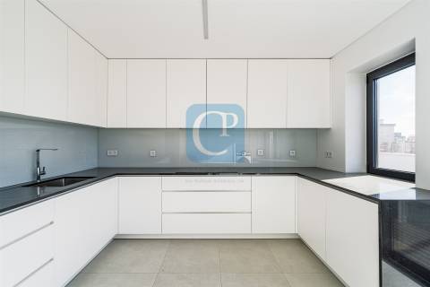 Apartamento T4 Arrendamento em Matosinhos e Leça da Palmeira,Matosinhos