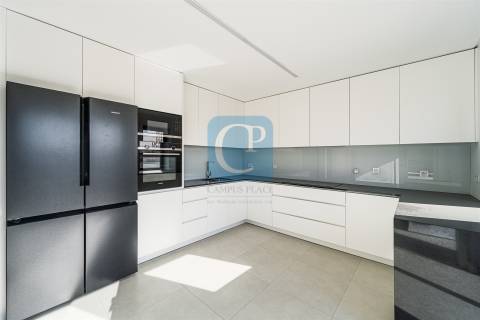 Apartamento T4 Arrendamento em Matosinhos e Leça da Palmeira,Matosinhos