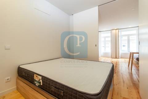 Apartamento T1 mobilado na Rua da Alegria, próximo do Marquês