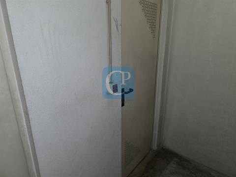 T2 com lugar de garagem e arrumos na Rua de Santana, Leça do Balio