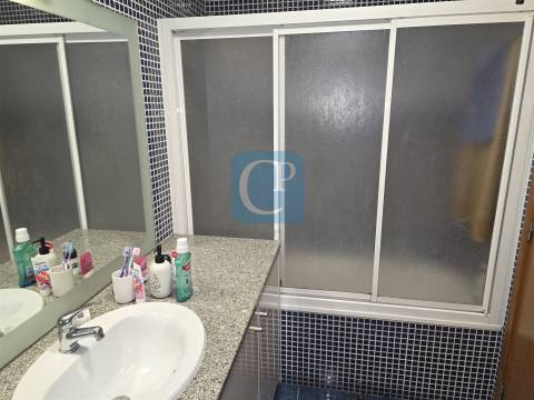 T2 com lugar de garagem e arrumos na Rua de Santana, Leça do Balio