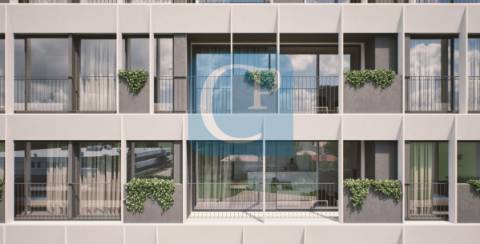 Apartamento T2 junto ao Arrábida Shopping