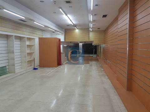 Loja à Rotunda da Boavista, Cedofeita