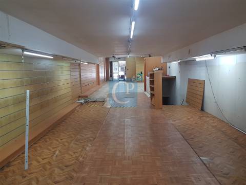 Loja à Rotunda da Boavista, Cedofeita