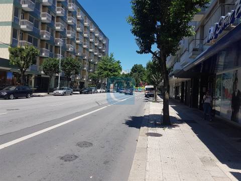 Loja à Rotunda da Boavista, Cedofeita