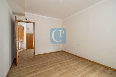 Apartamento T3 no Centro de Gaia