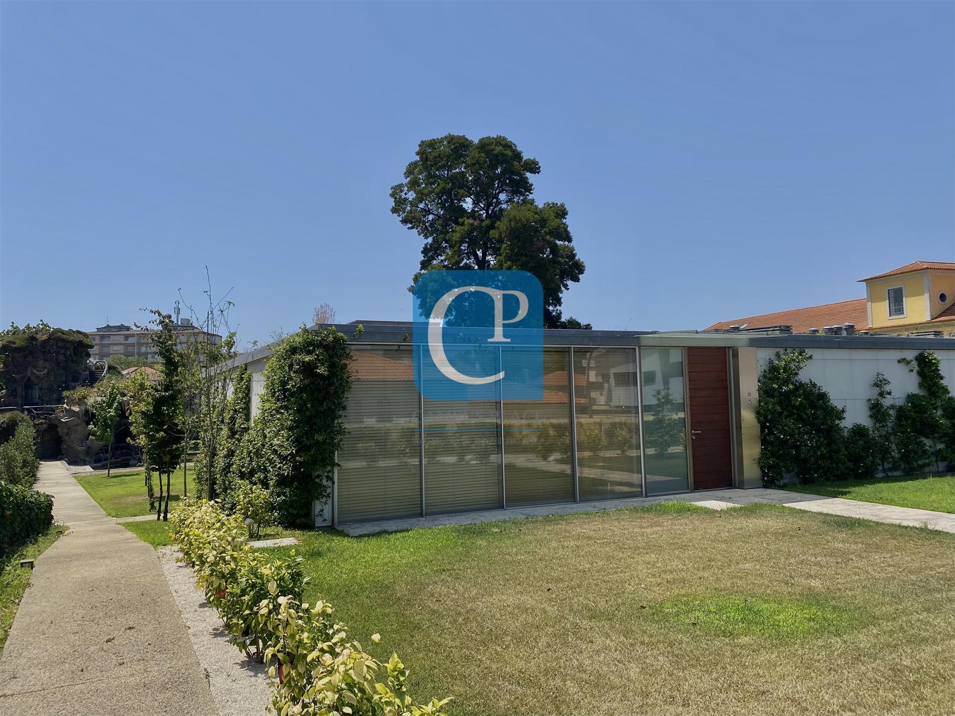 Moradia nova V5 à Avenida dos Combatentes no Bonfim, Porto