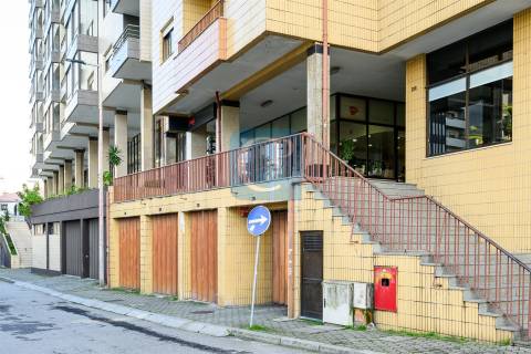 Café mobilado e equipado, em Vila Nova de Gaia