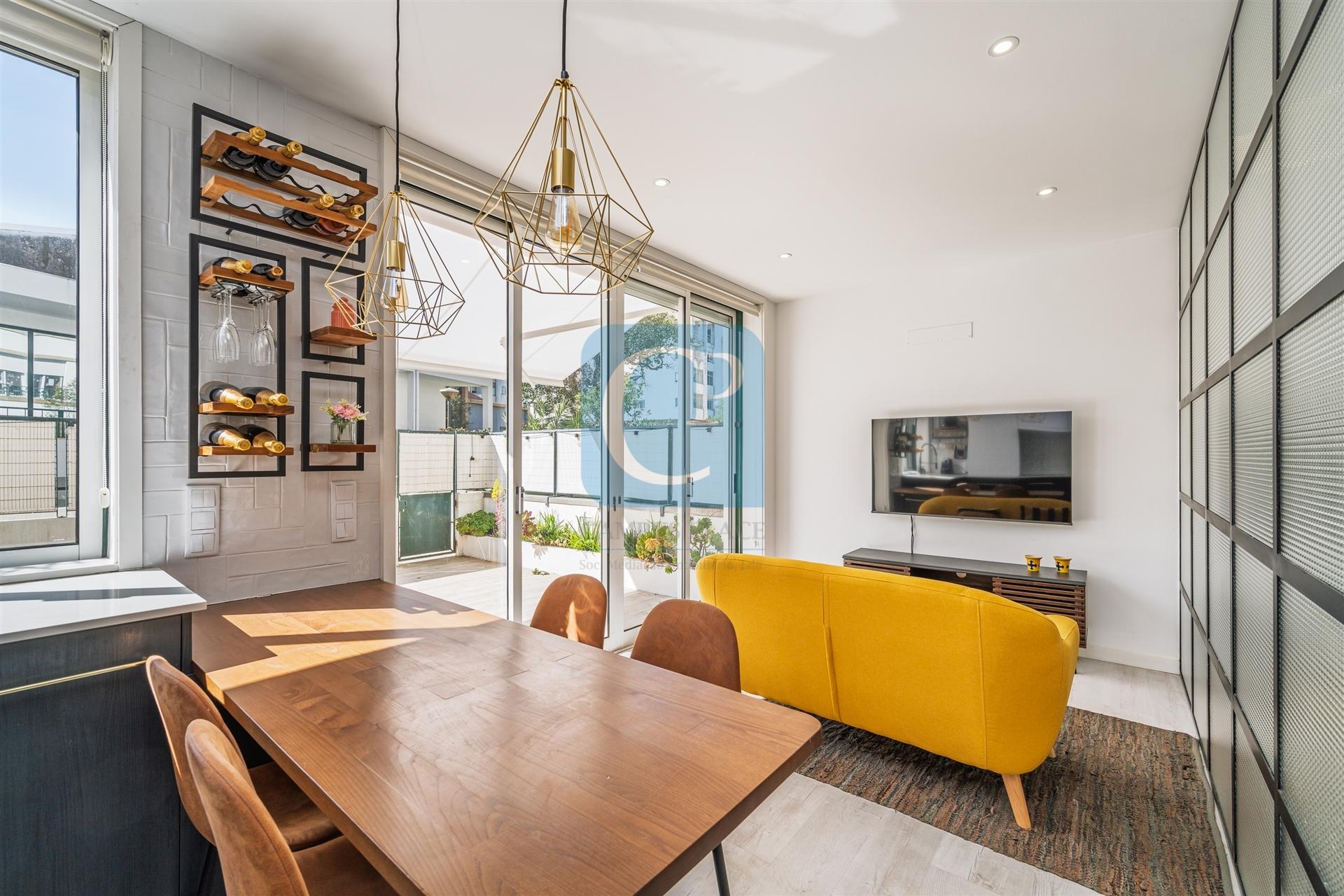 Apartamento T1 com terraço em Leça da Palmeira