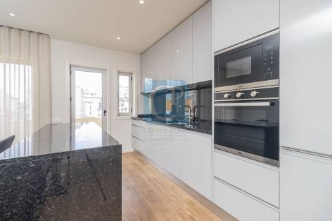 Apartamento T2 remodelado em Cedofeita, Porto