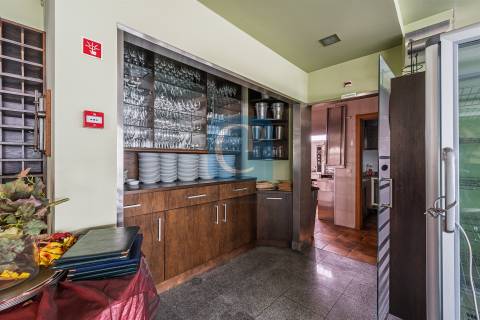 Moradia T3 com Restaurante, em Alfena, Valongo