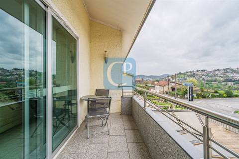 Moradia T3 com Restaurante, em Alfena, Valongo