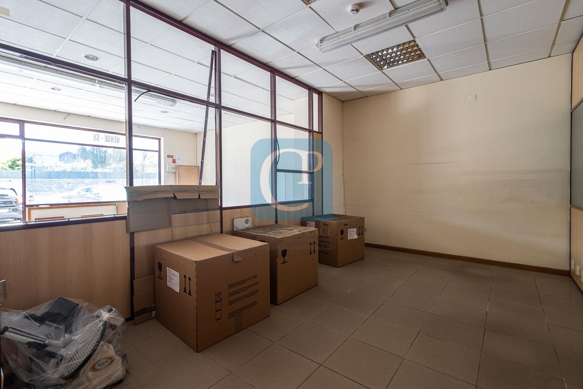 Loja Comercial em São Mamede de Infesta