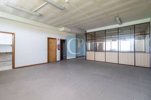 Loja Comercial em São Mamede de Infesta