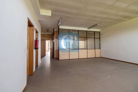 Loja Comercial em São Mamede de Infesta