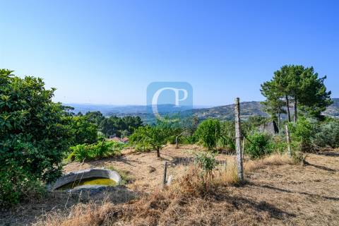 Moradia V5 remodelada em Soalhães, Marco de Canaveses