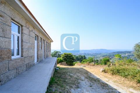 Moradia V5 remodelada em Soalhães, Marco de Canaveses