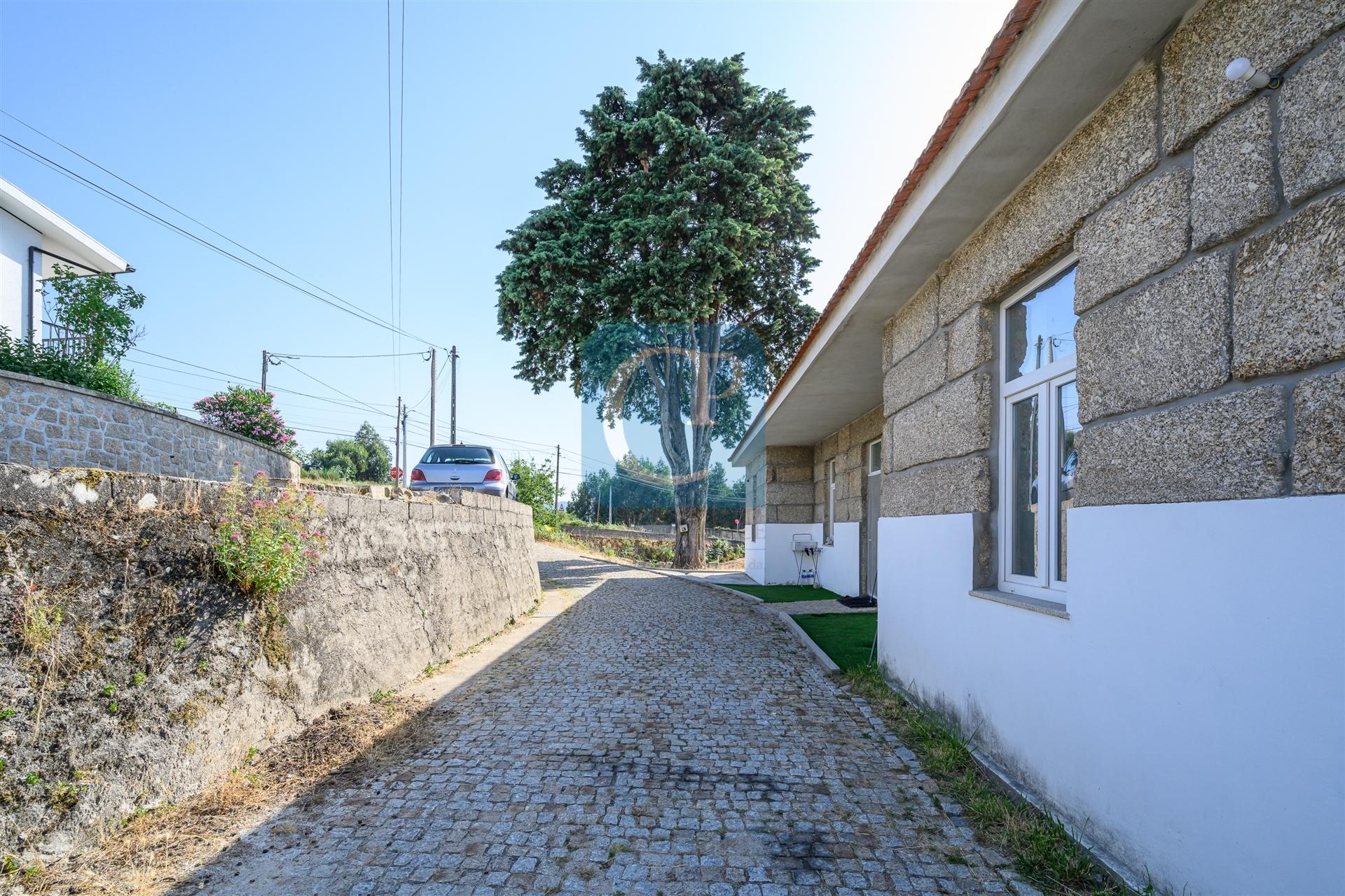 Moradia V5 remodelada em Soalhães, Marco de Canaveses