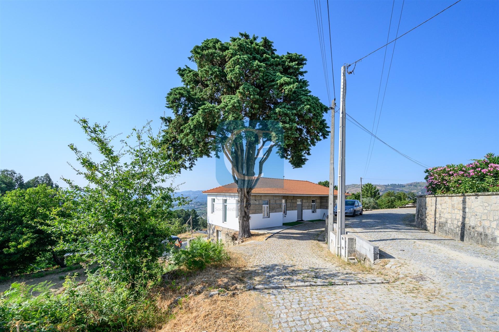 Moradia V5 remodelada em Soalhães, Marco de Canaveses