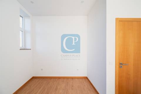 Moradia V5 remodelada em Soalhães, Marco de Canaveses