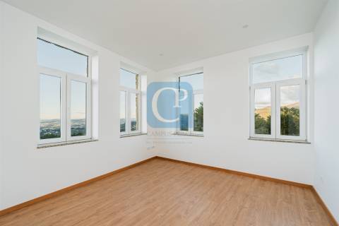 Moradia V5 remodelada em Soalhães, Marco de Canaveses