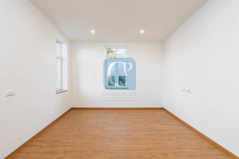 Moradia V5 remodelada em Soalhães, Marco de Canaveses