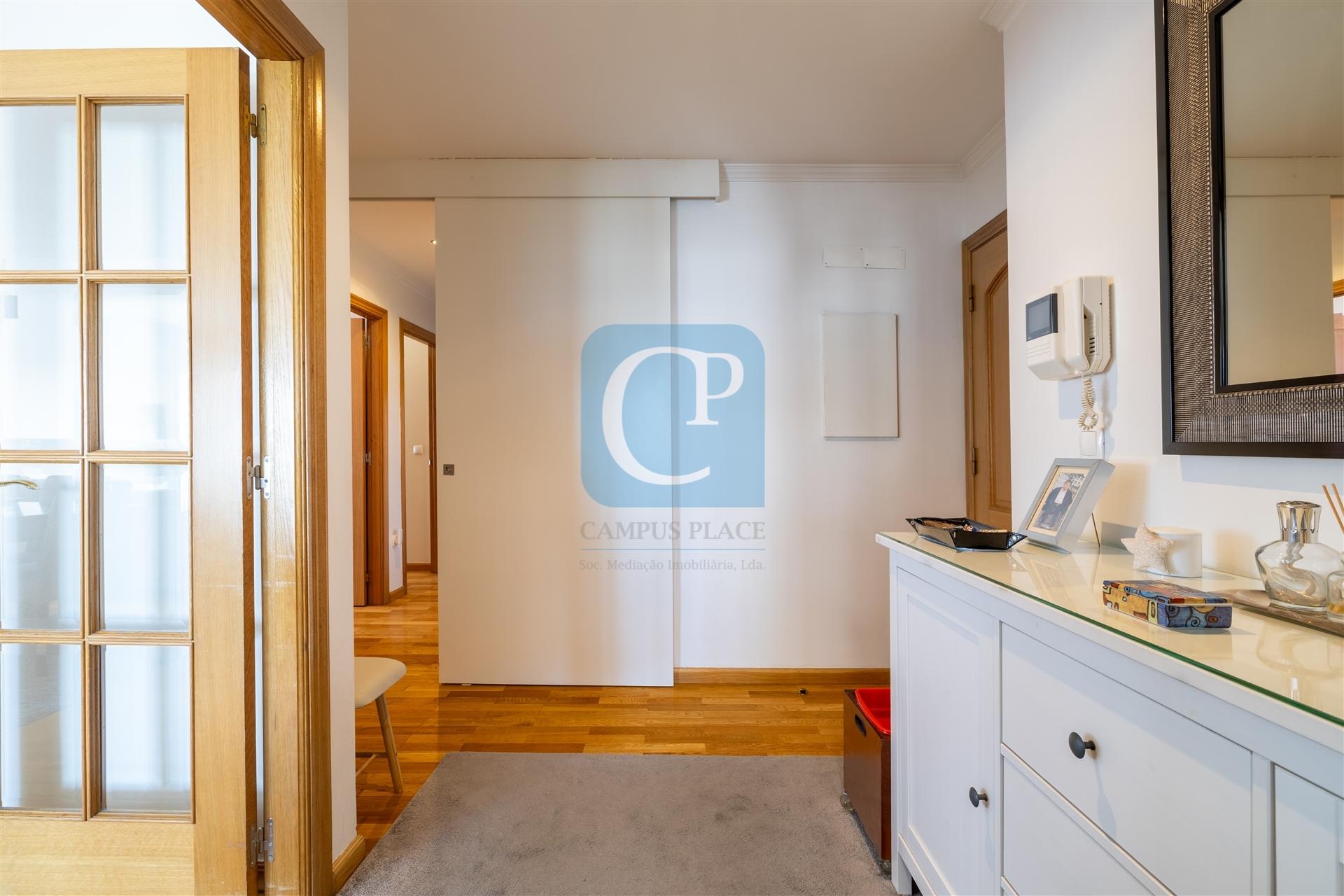 Apartamento T3 no Empreendimento Orfeão do Porto na Boavista