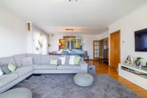 Apartamento T3 no Empreendimento Orfeão do Porto na Boavista