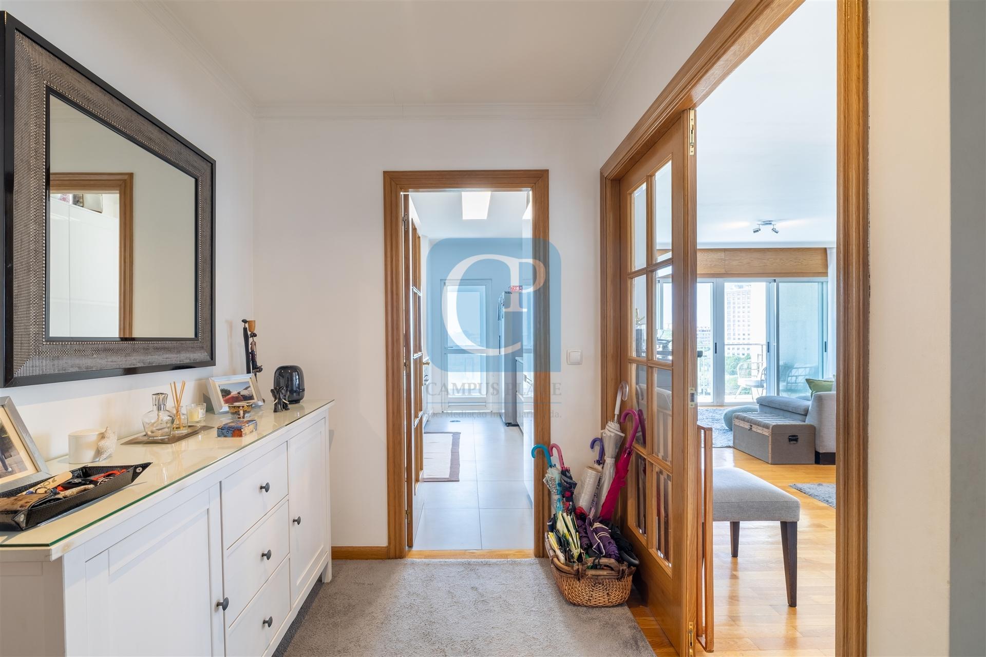 Apartamento T3 no Empreendimento Orfeão do Porto na Boavista