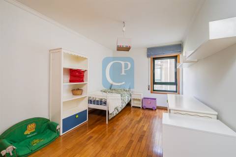 Apartamento T3 mobilado e equipado, em Nevogilde, Porto