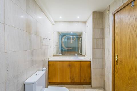 Apartamento T3 mobilado e equipado, em Nevogilde, Porto