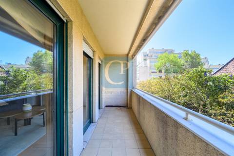 Apartamento T3 mobilado e equipado, em Nevogilde, Porto