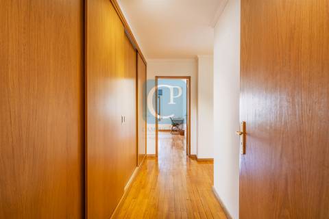 Apartamento T3 mobilado e equipado, em Nevogilde, Porto