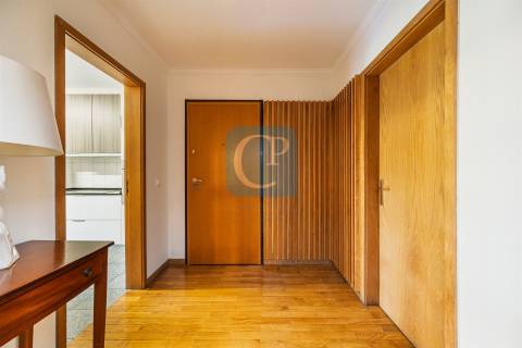 Apartamento T3 mobilado e equipado, em Nevogilde, Porto