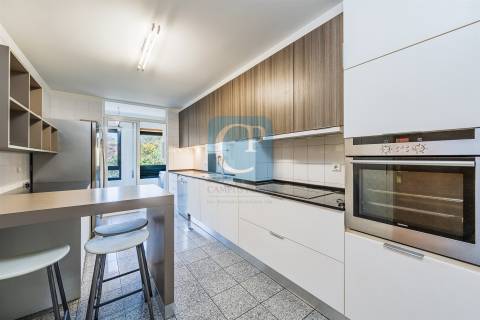 Apartamento T3 mobilado e equipado, em Nevogilde, Porto