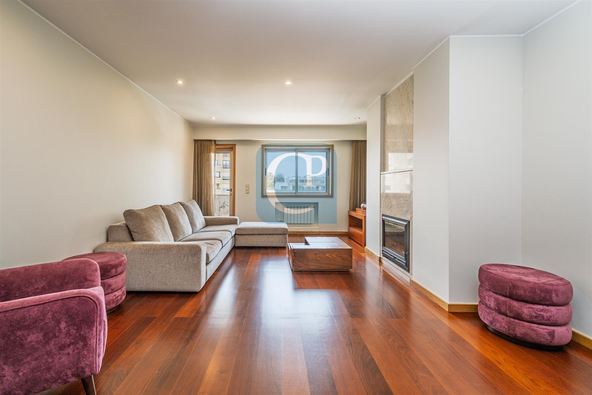 Apartamento T3 à Avenida da Boavista, Lordelo do Ouro