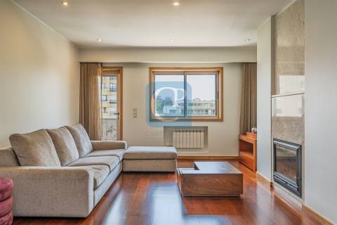 Apartamento T3 à Avenida da Boavista, Lordelo do Ouro