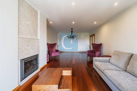 Apartamento T3 à Avenida da Boavista, Lordelo do Ouro