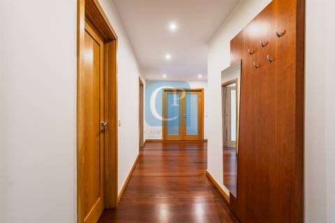 Apartamento T3 à Avenida da Boavista, Lordelo do Ouro