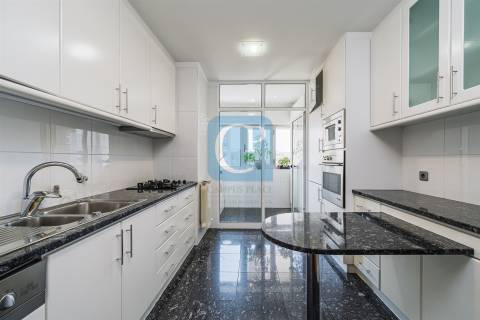 Apartamento T3 à Avenida da Boavista, Lordelo do Ouro