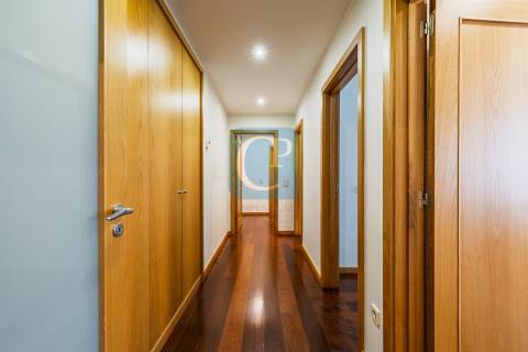 Apartamento T3 à Avenida da Boavista, Lordelo do Ouro