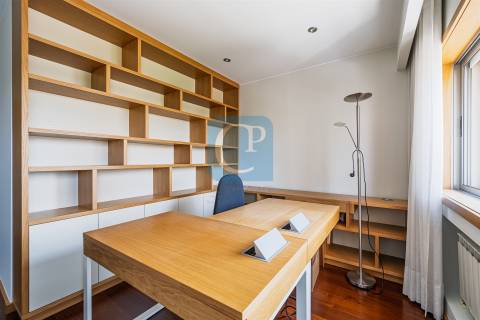 Apartamento T3 à Avenida da Boavista, Lordelo do Ouro