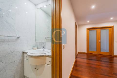 Apartamento T3 à Avenida da Boavista, Lordelo do Ouro