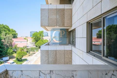 Apartamento T3 à Avenida da Boavista, Lordelo do Ouro