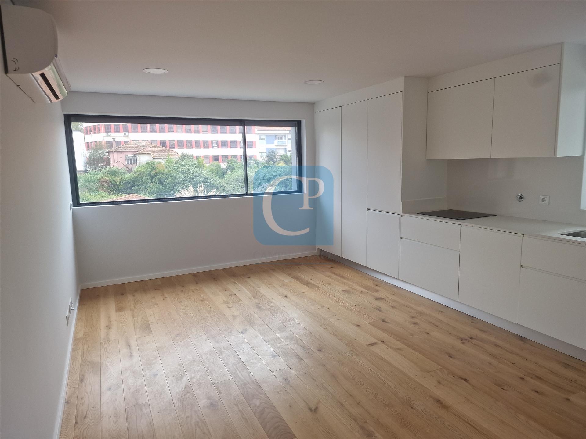 Apartamento T2 a estrear, na Avenida da República, Vila Nova de Gaia