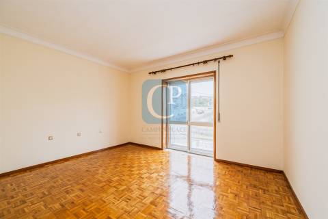 Moradia com dois apartamentos independentes em Vila Nova de Gaia