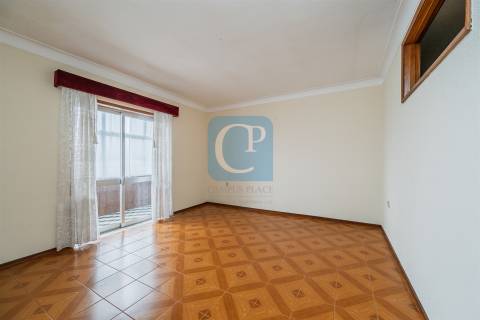Moradia com dois apartamentos independentes em Vila Nova de Gaia