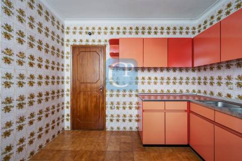 Moradia com dois apartamentos independentes em Vila Nova de Gaia